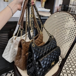 Túi Chanel Trám Khóa Xoay Da Mềm Trắng Đen Nâu